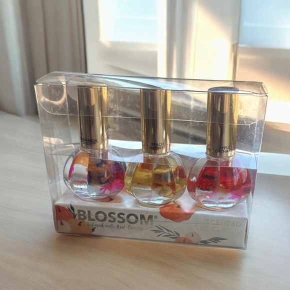 Blossom Scented Cuticle Oil Trio – Apple Orchard, Peach Harvest, Cinnamon Spice - Picture 3 of 4